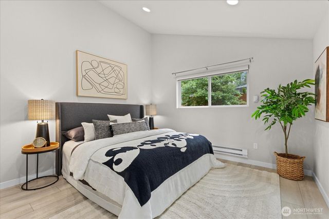 9904 167th Avenue NE, Redmond, WA 98052
