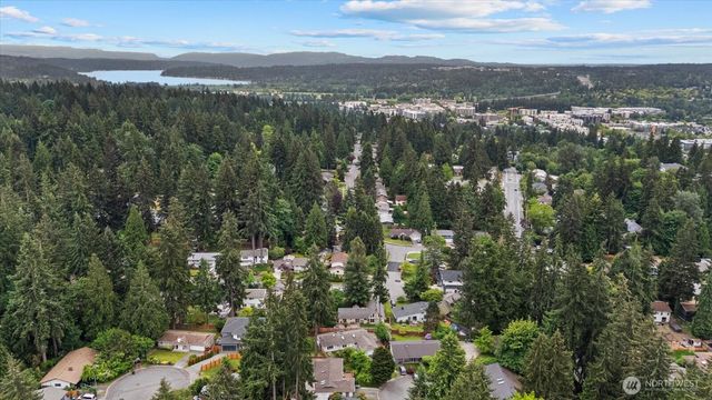 9904 167th Avenue NE, Redmond, WA 98052