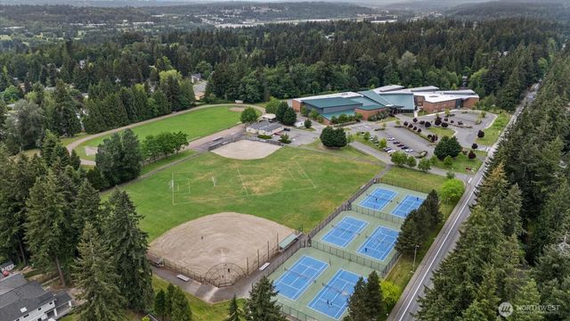 9904 167th Avenue NE, Redmond, WA 98052