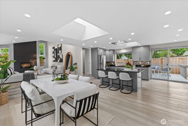9904 167th Avenue NE, Redmond, WA 98052