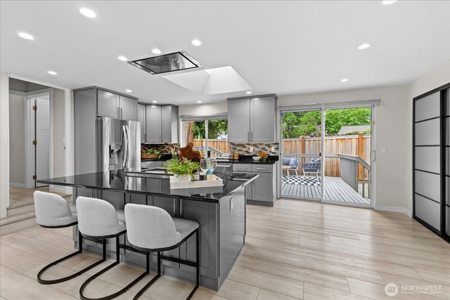 9904 167th Avenue NE, Redmond, WA 98052