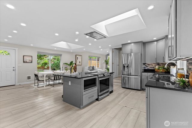 9904 167th Avenue NE, Redmond, WA 98052