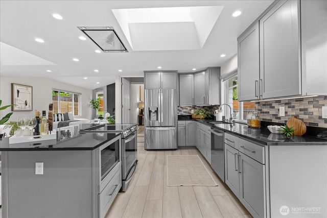 9904 167th Avenue NE, Redmond, WA 98052