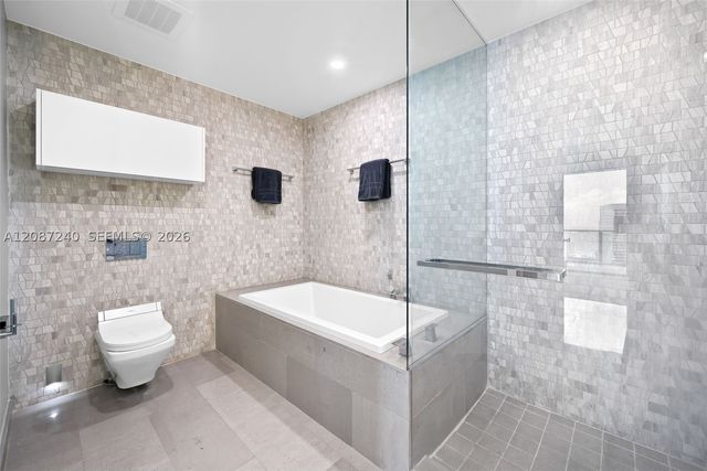 88 SW 7th St 3107, Miami, FL 33130