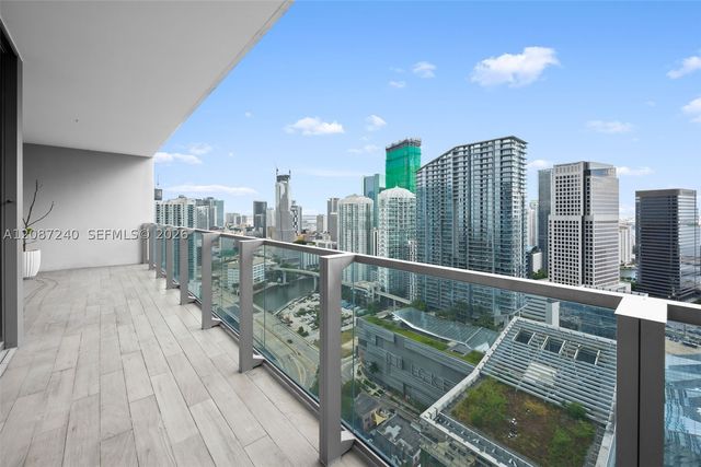 88 SW 7th St 3107, Miami, FL 33130