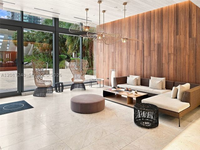 88 SW 7th St 3107, Miami, FL 33130