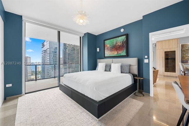 88 SW 7th St 3107, Miami, FL 33130