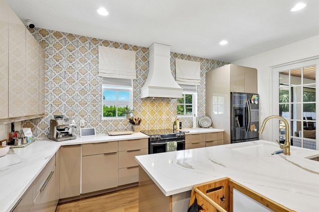 15 Wellesley Drive, Lake Worth Beach, FL 33460