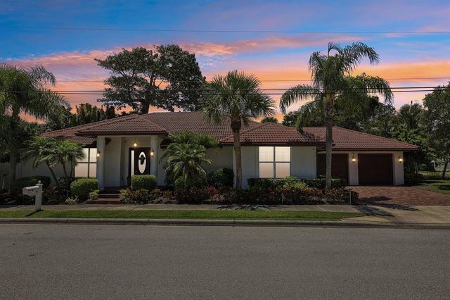 15 Wellesley Drive, Lake Worth Beach, FL 33460