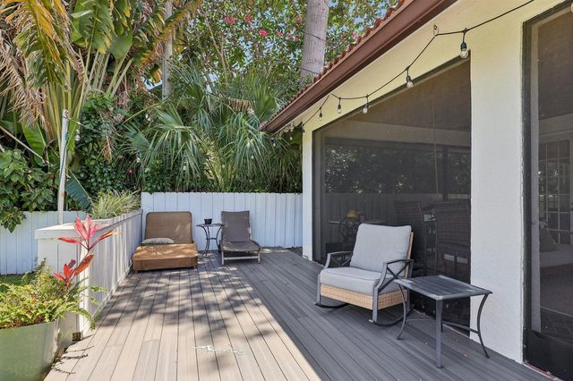 15 Wellesley Drive, Lake Worth Beach, FL 33460