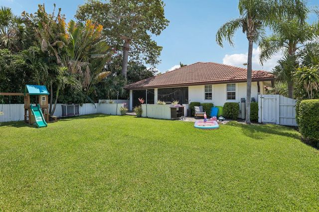 15 Wellesley Drive, Lake Worth Beach, FL 33460