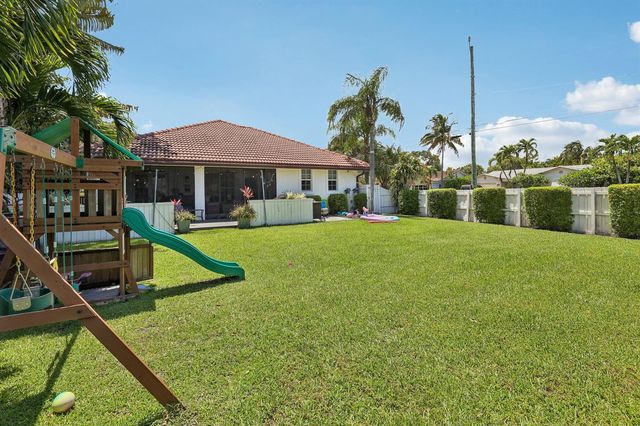 15 Wellesley Drive, Lake Worth Beach, FL 33460