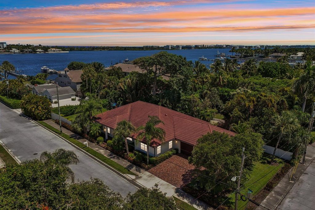 15 Wellesley Drive, Lake Worth Beach, FL 33460
