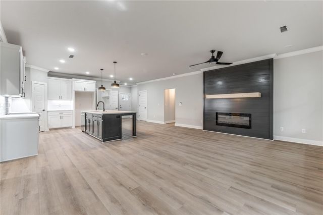 8 Brentwood Drive, Bella Vista, AR 72715