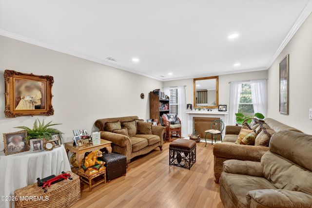 405 Dorchester Way, Manalapan, NJ 07726