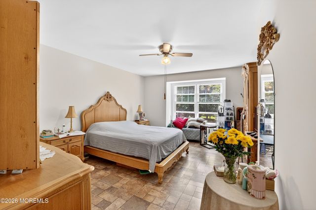 405 Dorchester Way, Manalapan, NJ 07726