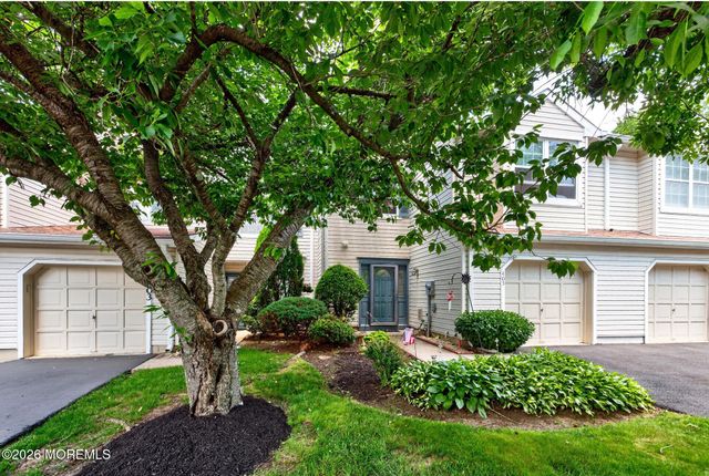 405 Dorchester Way, Manalapan, NJ 07726