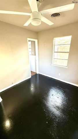 1111 IRELAND STREET, Wichita Falls, TX 76301