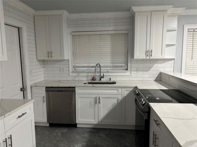 7185 HOLIDAY DRIVE, Spring Hill, FL 34606