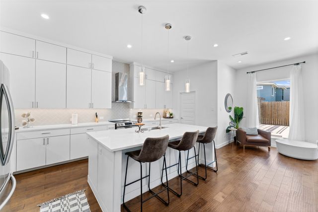 1526 Life Avenue, Dallas, TX 75212