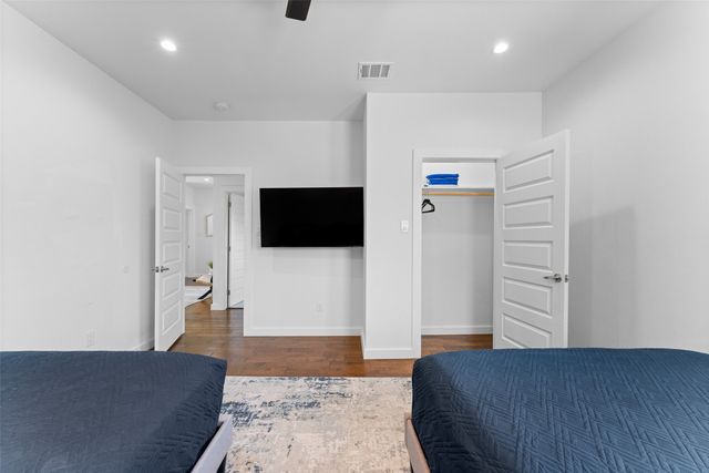 1526 Life Avenue, Dallas, TX 75212