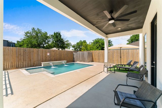 1526 Life Avenue, Dallas, TX 75212