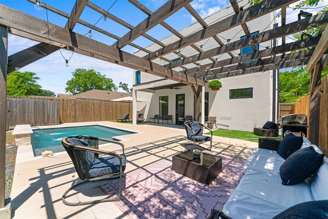 1526 Life Avenue, Dallas, TX 75212