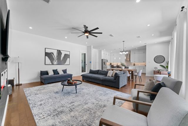 1526 Life Avenue, Dallas, TX 75212