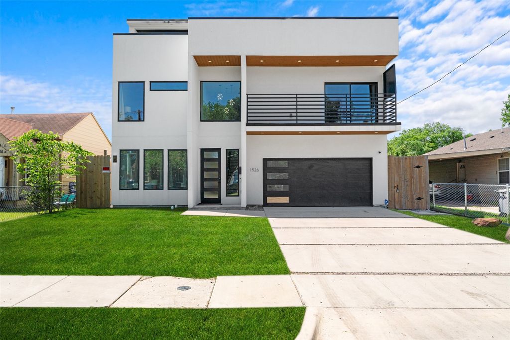 1526 Life Avenue, Dallas, TX 75212