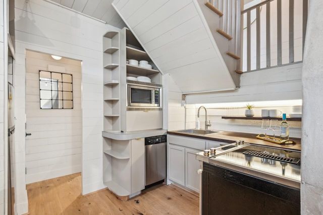 179 St Philip Street D And E, Charleston, SC 29403