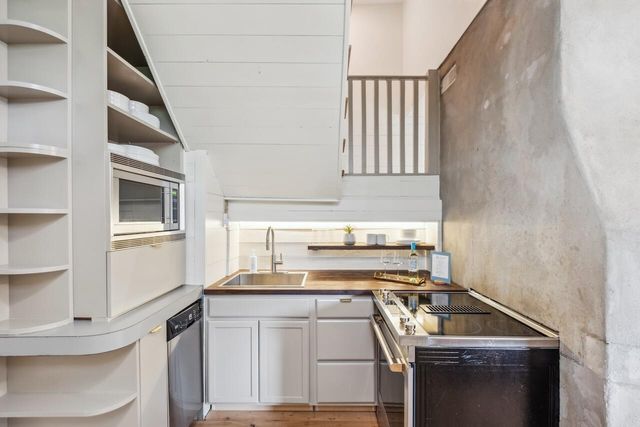 179 St Philip Street D And E, Charleston, SC 29403