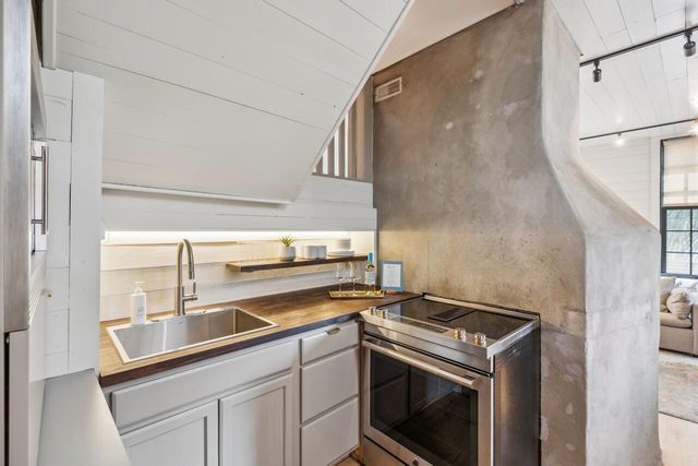 179 St Philip Street D And E, Charleston, SC 29403