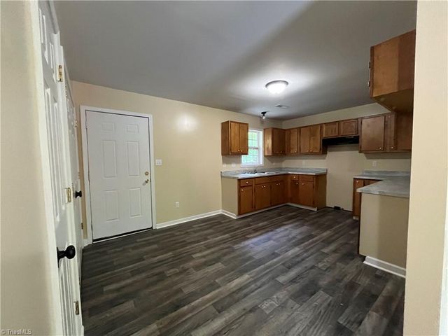 403 Farmer Avenue, Lexington, NC 27292