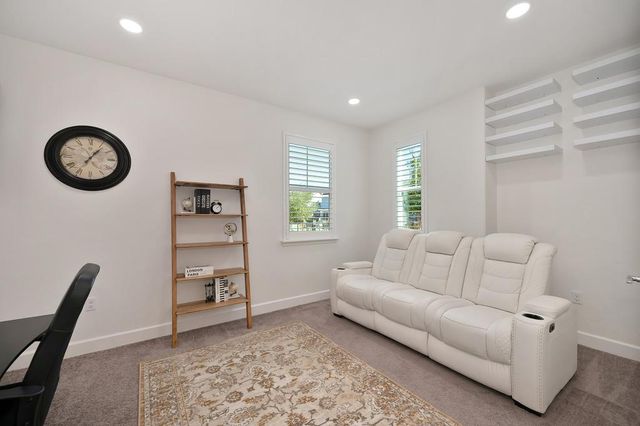 17500 Beachwood Rd, Lathrop, CA 95330