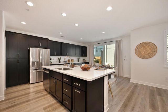 17500 Beachwood Rd, Lathrop, CA 95330