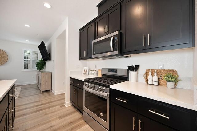 17500 Beachwood Rd, Lathrop, CA 95330