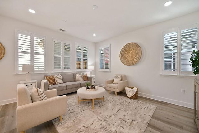 17500 Beachwood Rd, Lathrop, CA 95330
