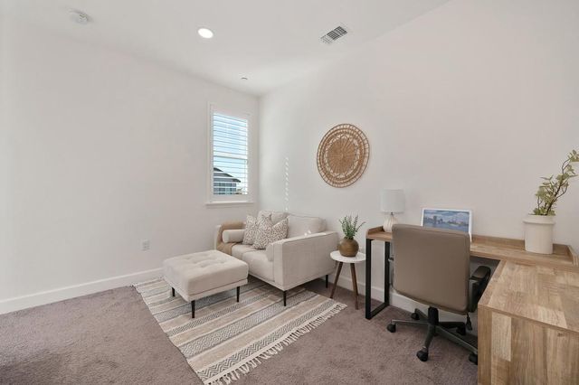 17500 Beachwood Rd, Lathrop, CA 95330
