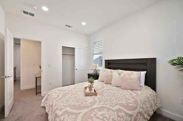 17500 Beachwood Rd, Lathrop, CA 95330