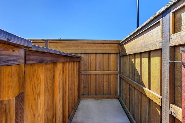17500 Beachwood Rd, Lathrop, CA 95330