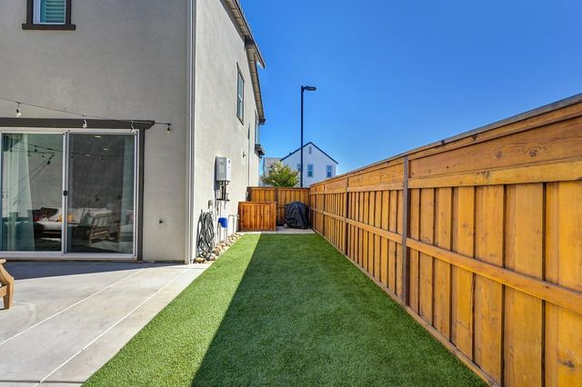 17500 Beachwood Rd, Lathrop, CA 95330
