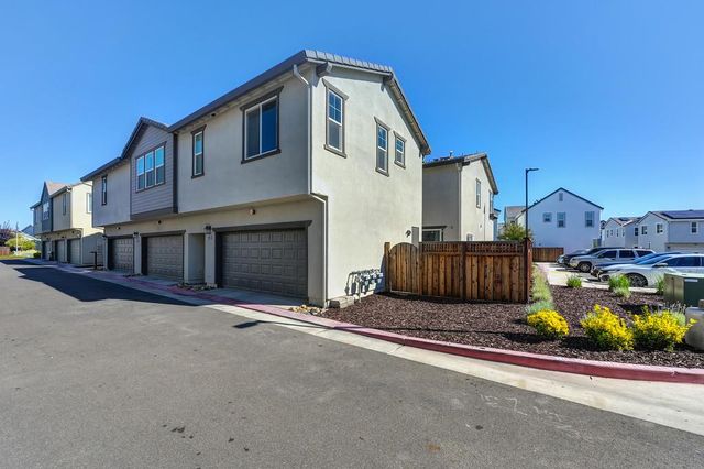 17500 Beachwood Rd, Lathrop, CA 95330