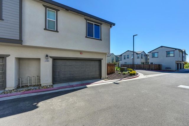 17500 Beachwood Rd, Lathrop, CA 95330