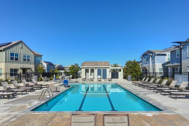 17500 Beachwood Rd, Lathrop, CA 95330