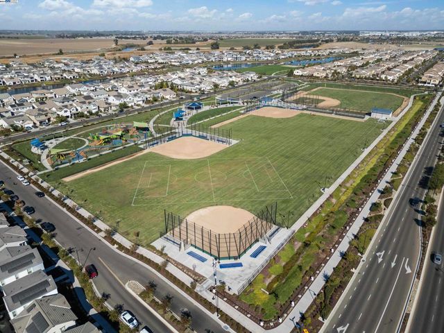 17500 Beachwood Rd, Lathrop, CA 95330