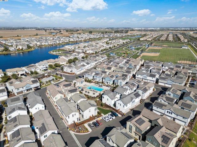 17500 Beachwood Rd, Lathrop, CA 95330