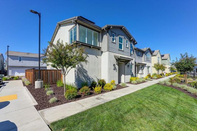 17500 Beachwood Rd, Lathrop, CA 95330