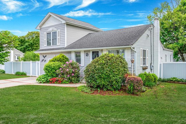 56 15th Street, West Babylon, NY 11704