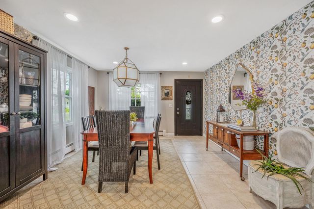 56 15th Street, West Babylon, NY 11704