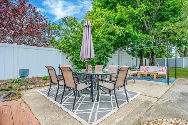 56 15th Street, West Babylon, NY 11704